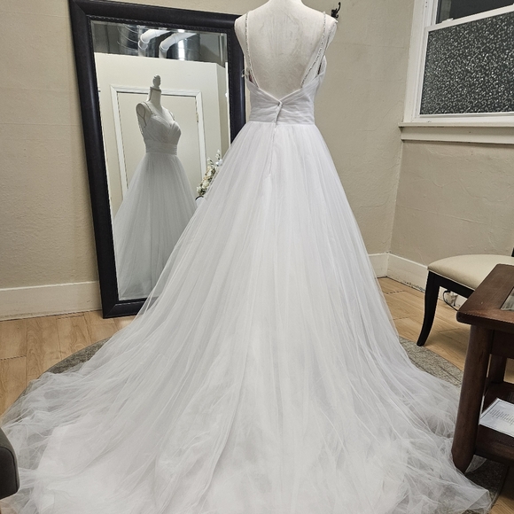 Size 10 white tulle full Aline bridal gown with silver trim. NWT - Picture 11 of 16